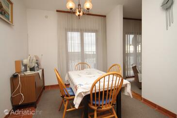 Apartmanok parkolóhellyel Pula - 7681