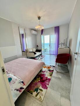 Apartments by the sea Medveja, Opatija - 7720