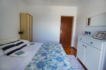 Apartments by the sea Maslinica, Šolta - 776