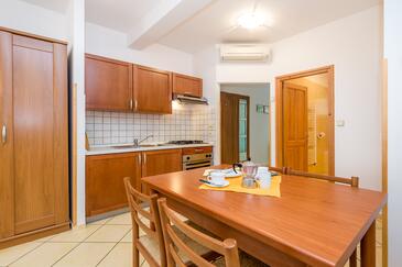 Apartmani s parkingom Mošćenička Draga (Opatija) - 7766