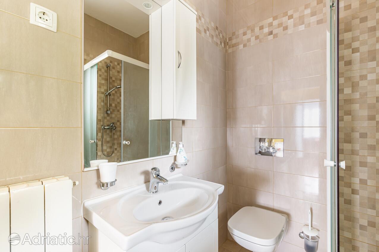 A-7796-b - Private accommodation - Apartments with a parking space Brseč, Opatija