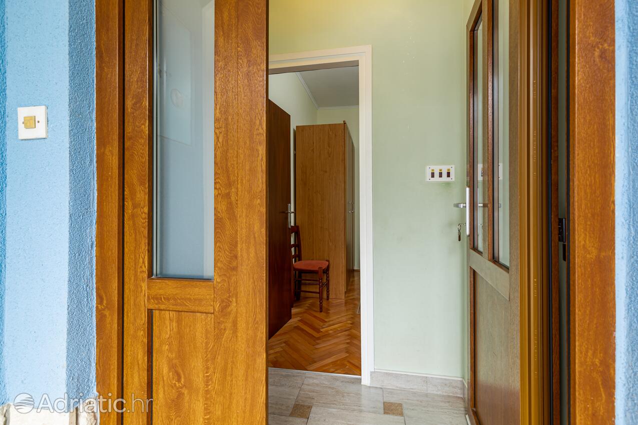 A-7796-b - Private accommodation - Apartments with a parking space Brseč, Opatija