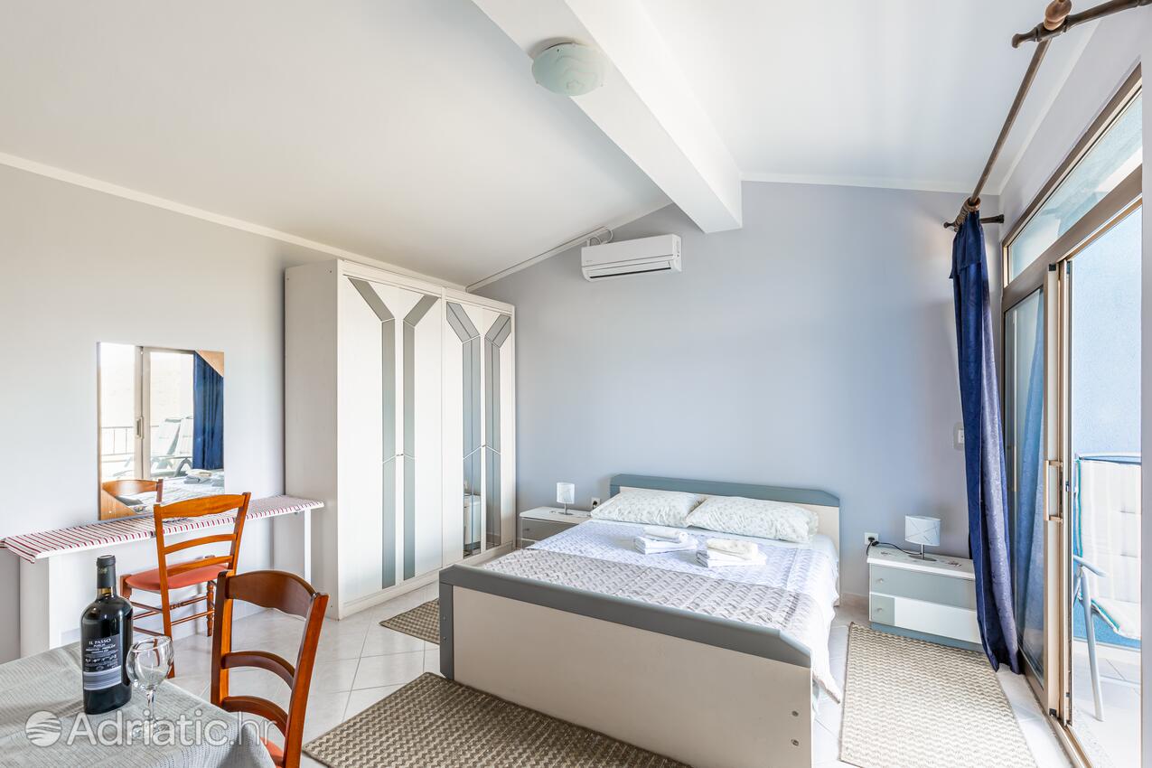 AS-7796-a - Private accommodation - Apartments with a parking space Brseč, Opatija