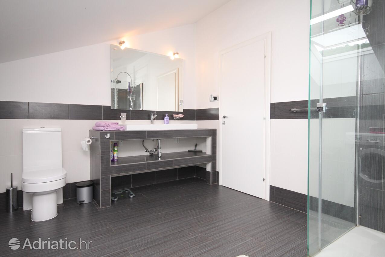 A-7838-a - Private accommodation - Apartments with a parking space Lovran, Opatija