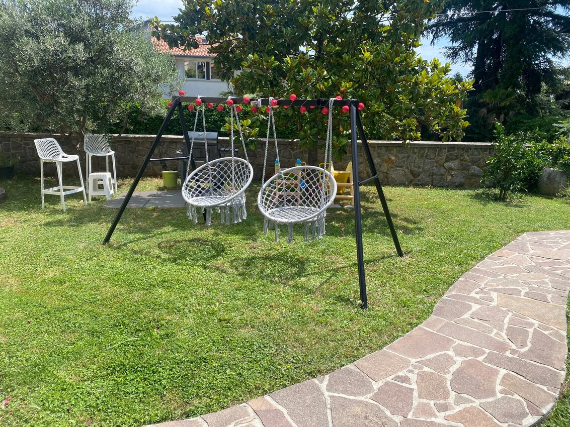 Courtyard - Apartments with a parking space Lovran, Opatija