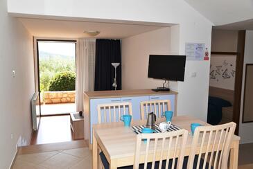 Apartments with parking space Cres - 7876