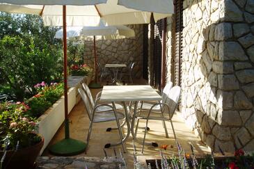 Apartments with parking space Cres - 7876