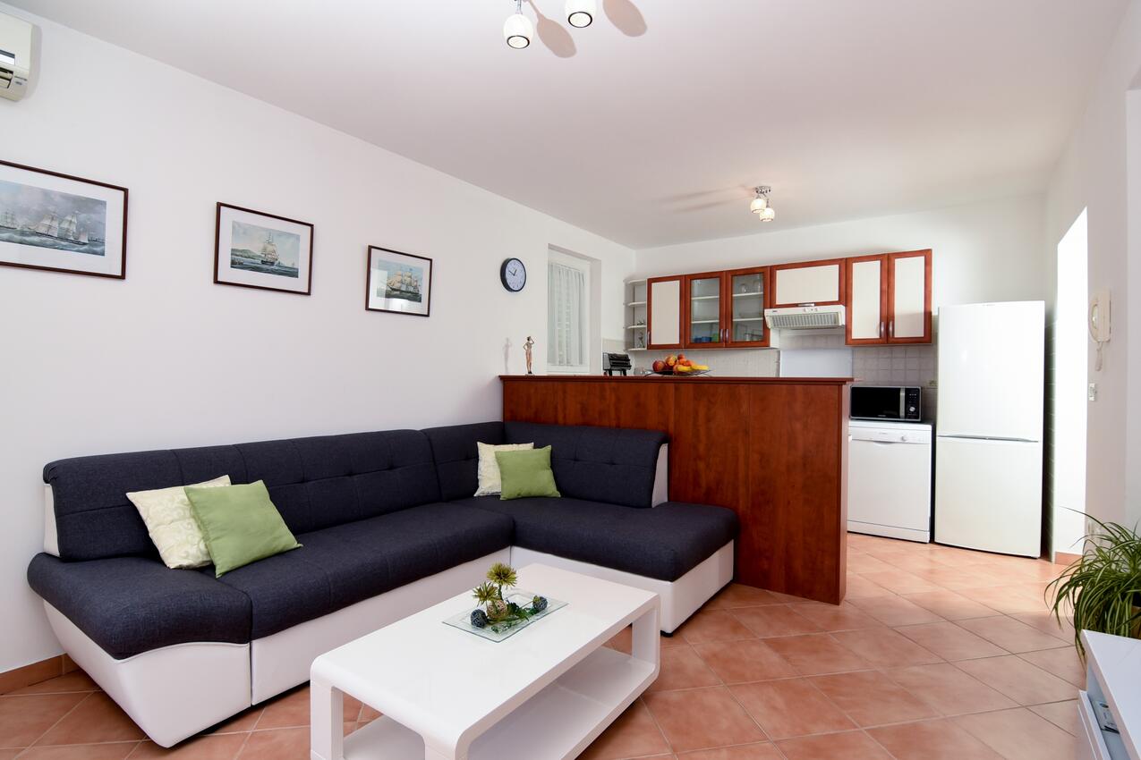 A-7885-b - Privatunterkunft - Ferienwohnungen mit Parkplatz Icici, Opatija