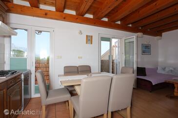 Apartments with parking space Brela, Makarska - 789