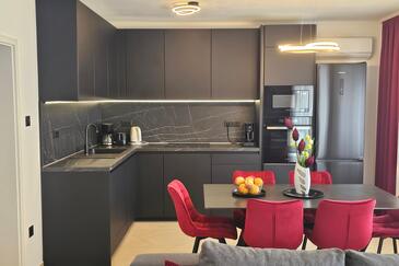 Family-friendly apartments with swimming pool Opatija - 7916