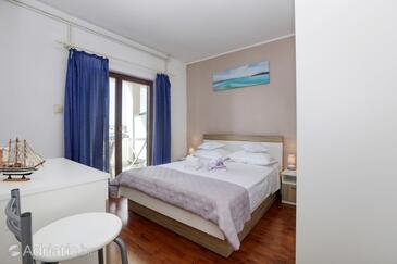 Apartments by the sea Jezera, Murter - 796