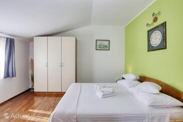 Apartmani uz more Jezera, Murter - 796