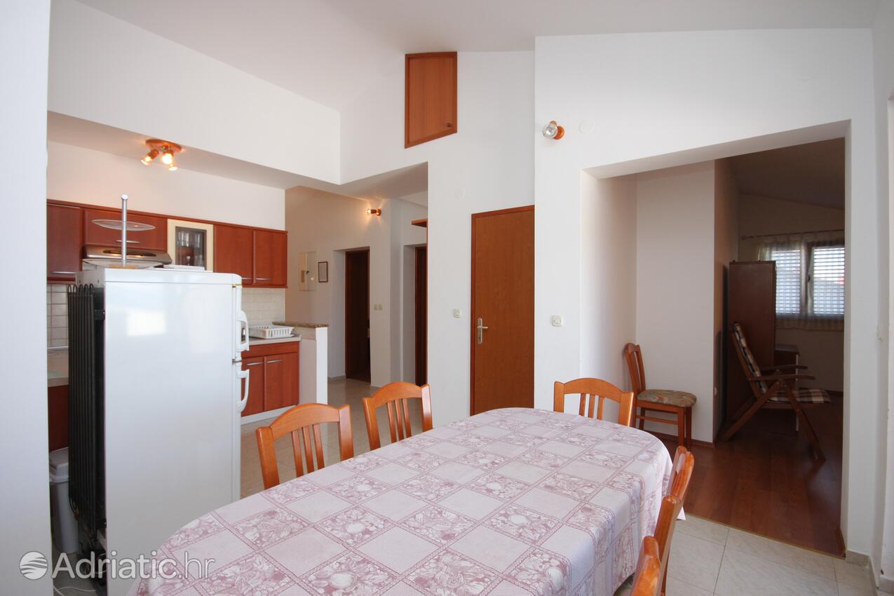 A-7965-a - Private accommodation - Apartments with a parking space Mali Lošinj, Lošinj