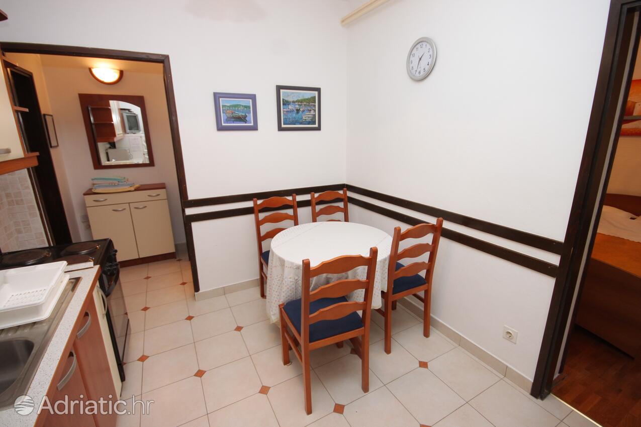 A-7965-b - Private accommodation - Apartments with a parking space Mali Lošinj, Lošinj