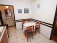 A-7965-b - Private accommodation - Apartments with a parking space Mali Lošinj, Lošinj