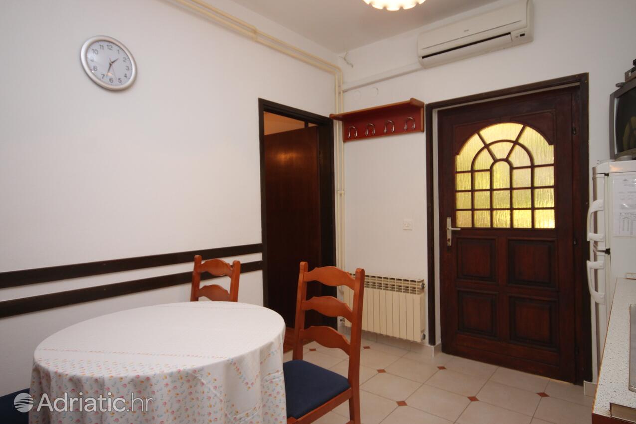 A-7965-b - Private accommodation - Apartments with a parking space Mali Lošinj, Lošinj