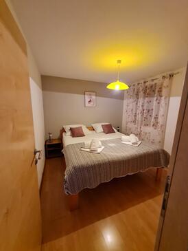 Appartamenti con parcheggio Cherso - Cres - 7966