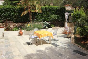 Appartamenti con parcheggio Cherso - Cres - 7966