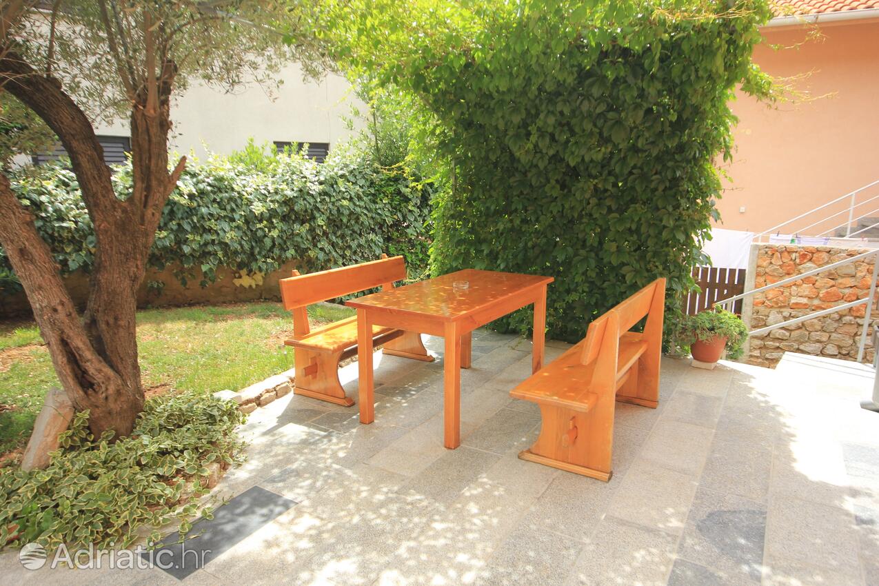 Apartments with a parking space Cres - 7966