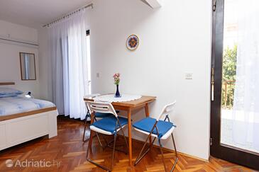 Apartamentos con parking Jezera, Murter - 798