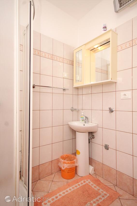 A-8010-a - Privatni smještaj - Apartmani s parkingom Ćunski, Lošinj