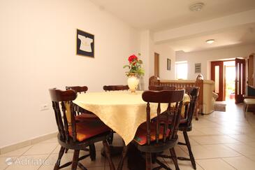 Ferienwohnungen mit Parkplatz Cunski, Losinj - 8010