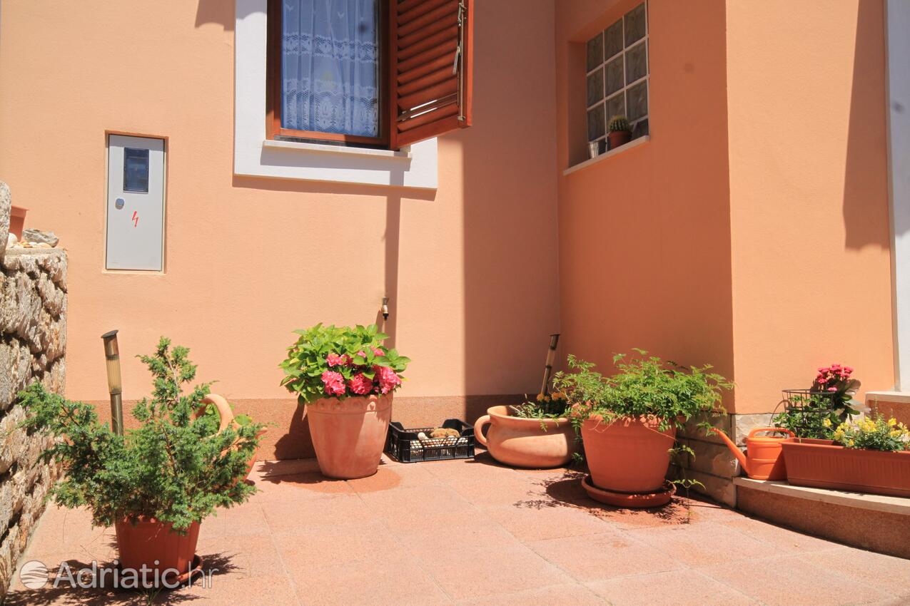 Dvorište - Apartmani s parkingom Ćunski, Lošinj