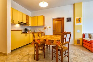 Lägenheter med parkering Mali Losinj, Losinj - 8026