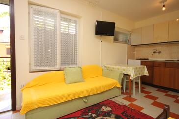 Mali Lošinj, Sala da pranzo nell'alloggi del tipo studio-apartment, animali domestici ammessi e WiFi.