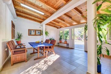 Apartmaji in sobe s parkingom Nerezine, Lošinj - 8049 Adriatic.hr