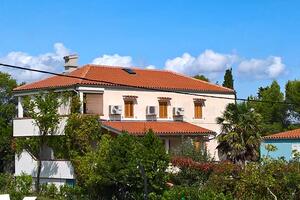 Apartments and rooms with parking space Nerezine, Lošinj - 8049