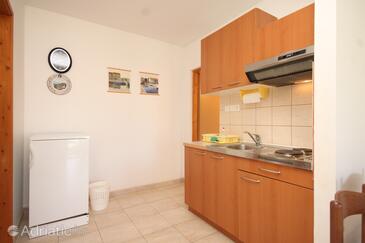 Family friendly seaside apartments Susak, Lošinj - 8050