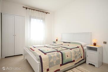 Appartamenti accanto al mare Baia Merascica, Cherso - Cres - 8071