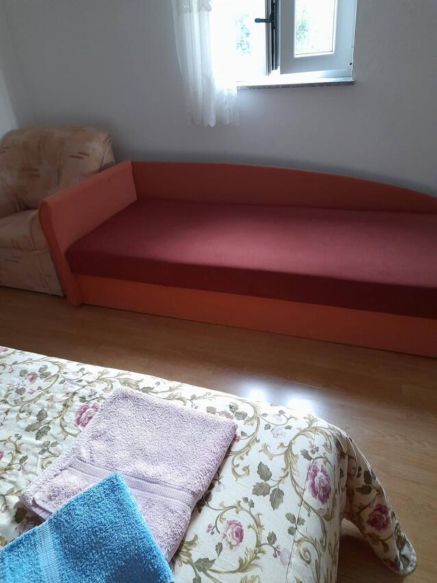 A-8081-a - Privatunterkunft - Ferienwohnungen am Meer Valun, Cres