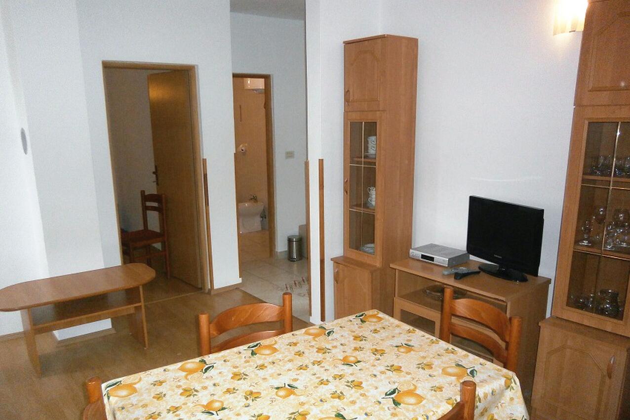 A-8081-a - Privatunterkunft - Ferienwohnungen am Meer Valun, Cres
