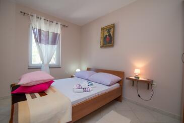 Apartmanok parkolóhellyel Punta kriza, Cres - 8082