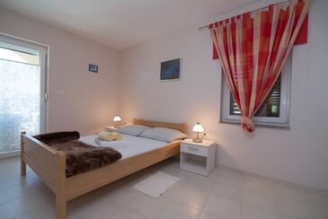 Апартаменты с парковкой Пунта Крижа - Punta križa, Црес - Cres - 8082