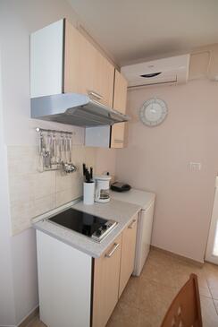 Апартаменты с парковкой Пунта Крижа - Punta križa, Црес - Cres - 8082