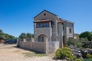 Leiligheter med parkering Punta kriza, Cres - 8082
