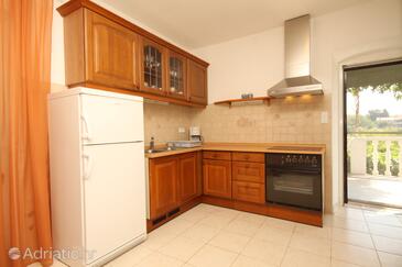 Appartamenti con parcheggio Sale - Sali, Isola Lunga - Dugi otok - 8084