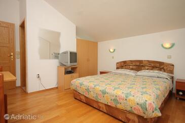 Lejligheder og værelser med parkering Bozava, Dugi otok - 8100