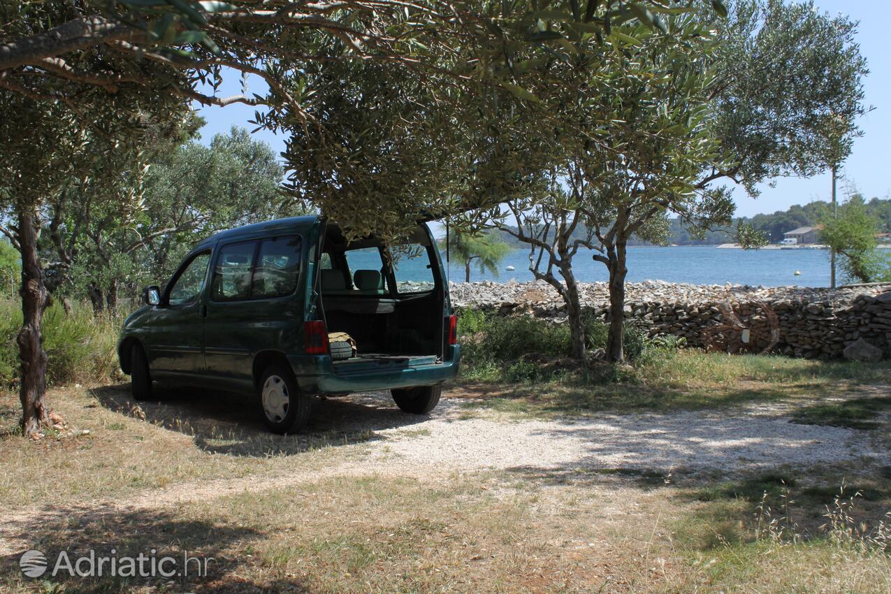 Parcheggio - Casa vacanze accanto al mare Verunić, Isola Lunga - Dugi otok