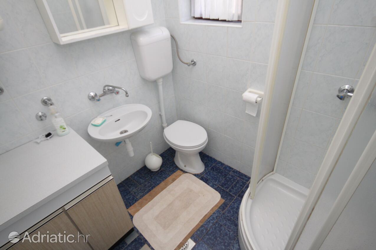 K-8126 - Alloggi privati - Casa vacanze accanto al mare Verunić, Isola Lunga - Dugi otok