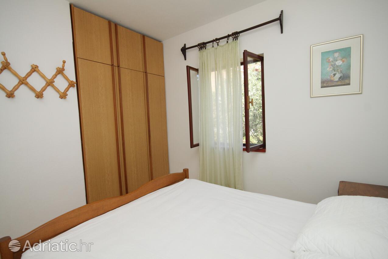 K-8126 - Alloggi privati - Casa vacanze accanto al mare Verunić, Isola Lunga - Dugi otok