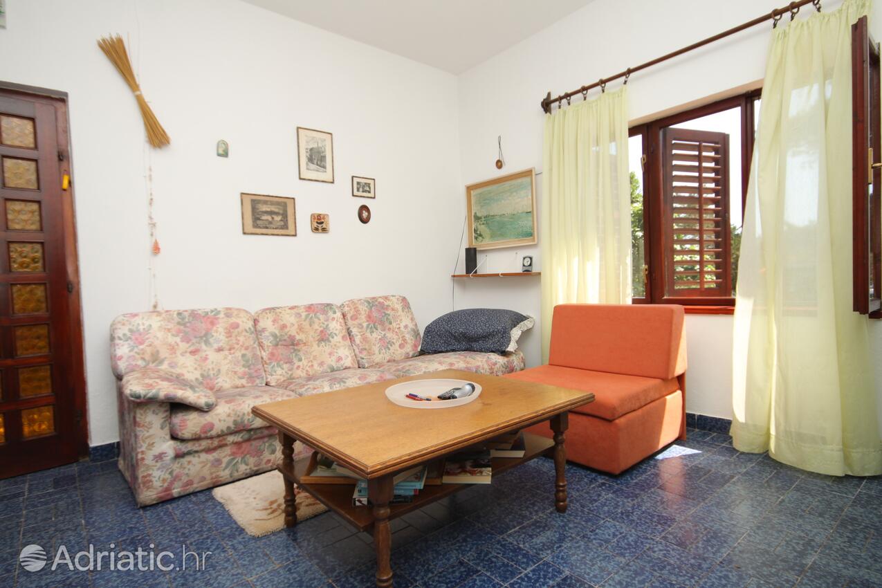 K-8126 - Alloggi privati - Casa vacanze accanto al mare Verunić, Isola Lunga - Dugi otok