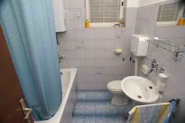 Apartmány s terasou Tisno, Severní Dalmácie