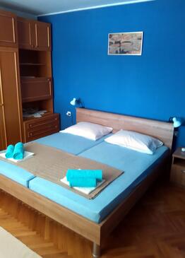 Apartmány s terasou Tisno, Severní Dalmácie