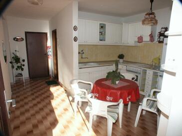 Apartmány s terasou Tisno, Severní Dalmácie