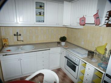 Apartmány s terasou Tisno, Severní Dalmácie