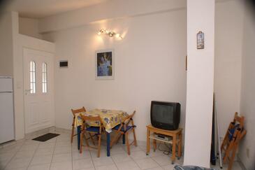 Apartmány s terasou Tisno, Severní Dalmácie